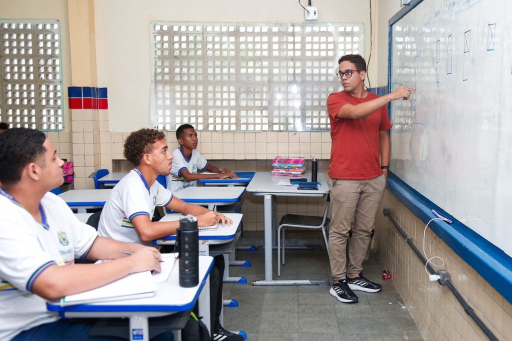 Governo de Pernambuco anuncia que a quinta parcela do Fundef já está na conta do Estado, e será paga em até 30 dias