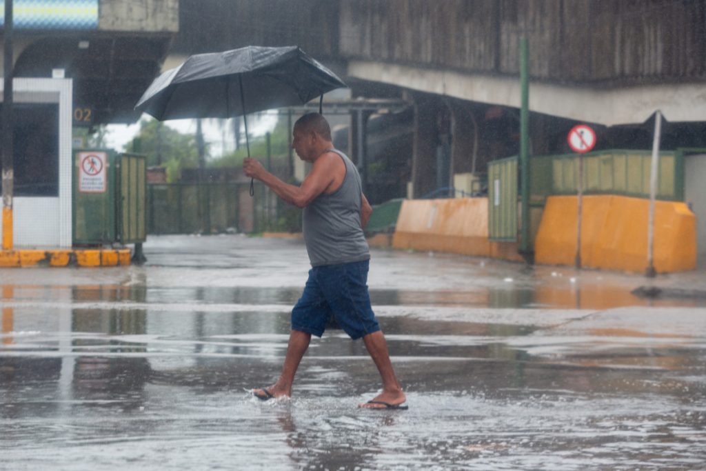 APAC: Segunda-feira começa com alerta de chuva forte em 3 regiões de Pernambuco