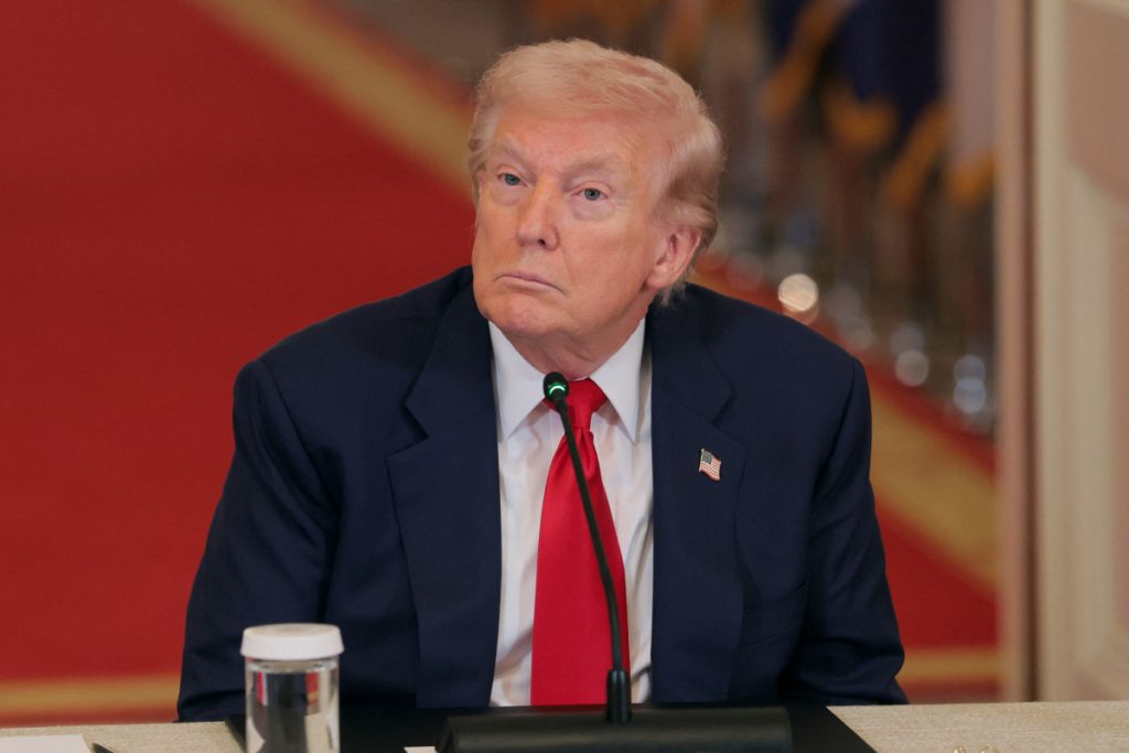 Trump ameaça Irã: “Uma civilização inteira morrerá essa noite”