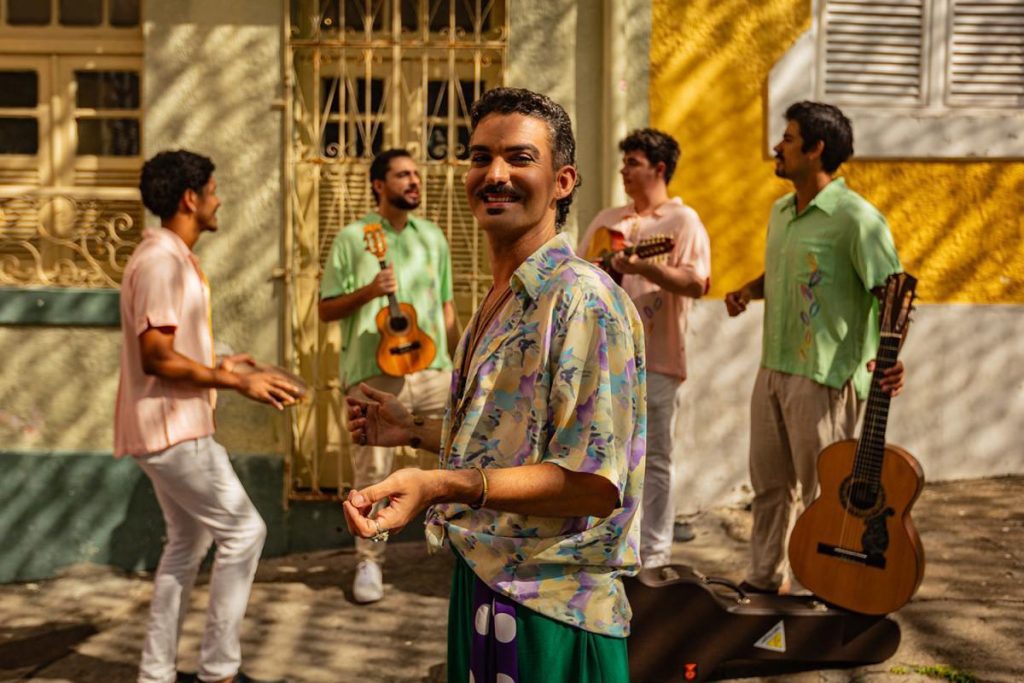 Cantor pernambucano Milton Raulino e grupo Chorinho No Mangue fazem show de lançamento de novo EP