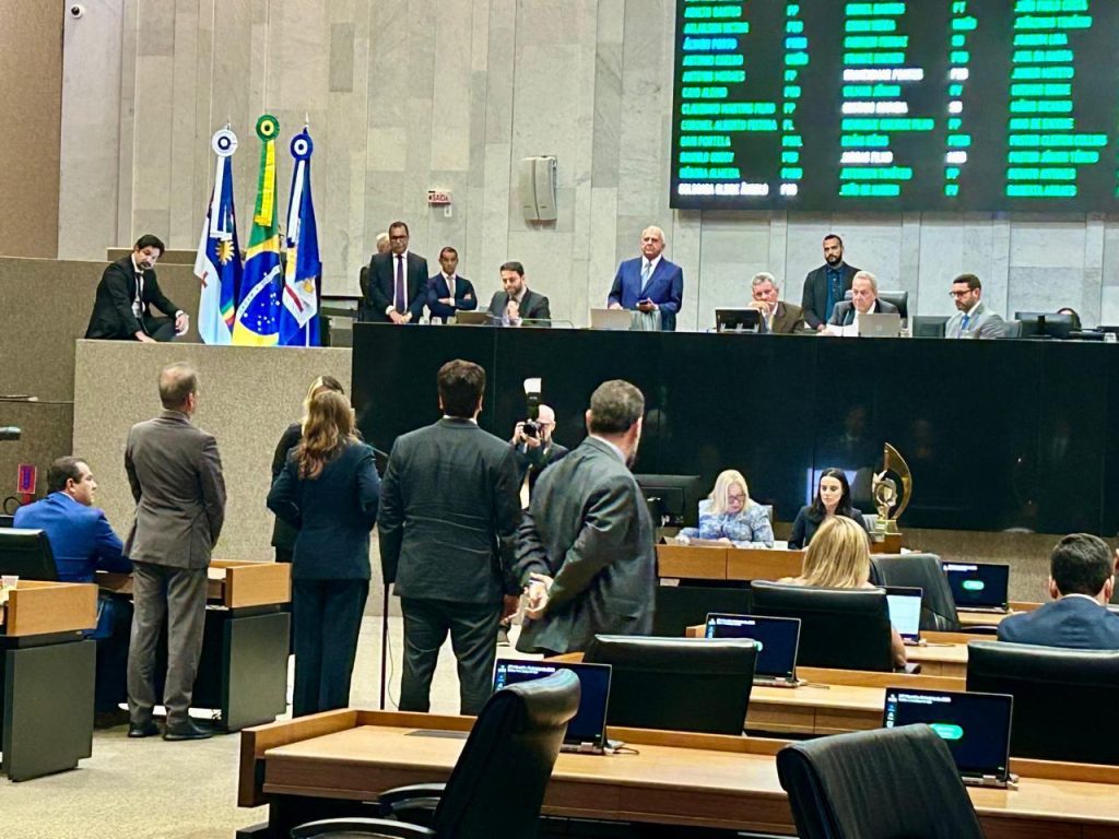 Impasse na Alepe deixa o Governo Raquel sem poder remanejar recursos do orçamento aprovado