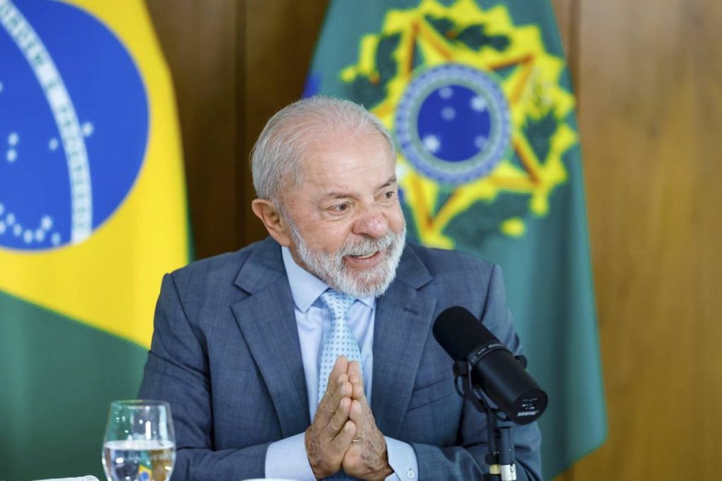 Lula: ‘Nenhum presidente, por maior que seja, tem direito de impor regra aos outros países’