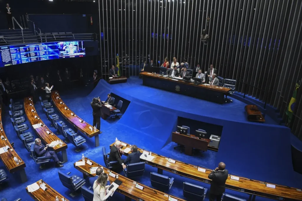 Veritá: Humberto Costa e Marília Arraes lideram disputa ao Senado em PE