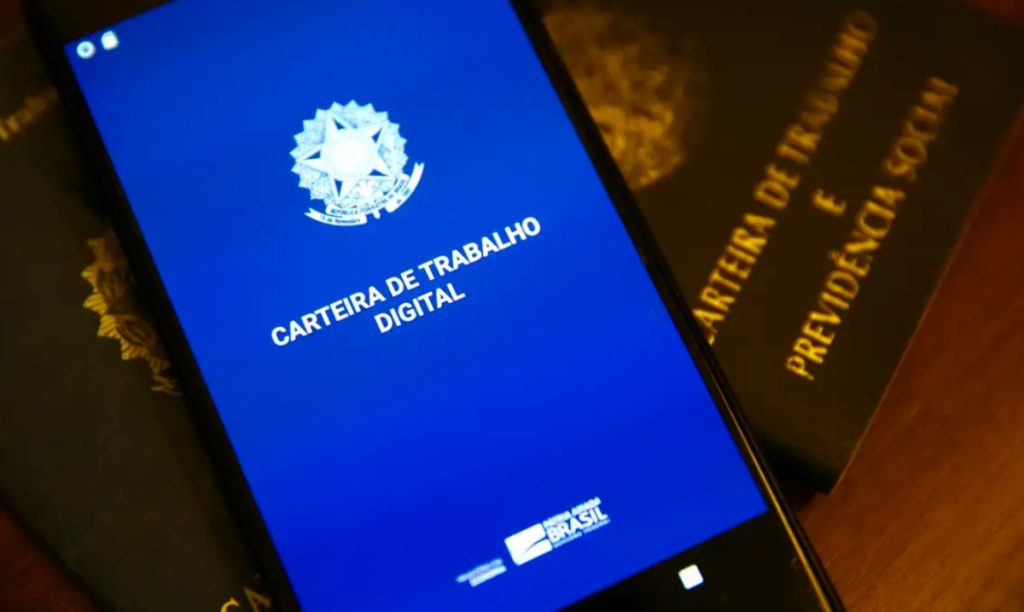 Pernambuco cria 3,2 mil empregos com carteira assinada em março