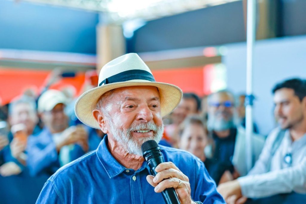 Ceratose: médico explica procedimento feito por Lula