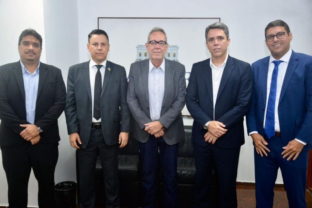 Presidente da Amupe e prefeitos procuram Alepe para discutir imbróglio no orçamento estadual