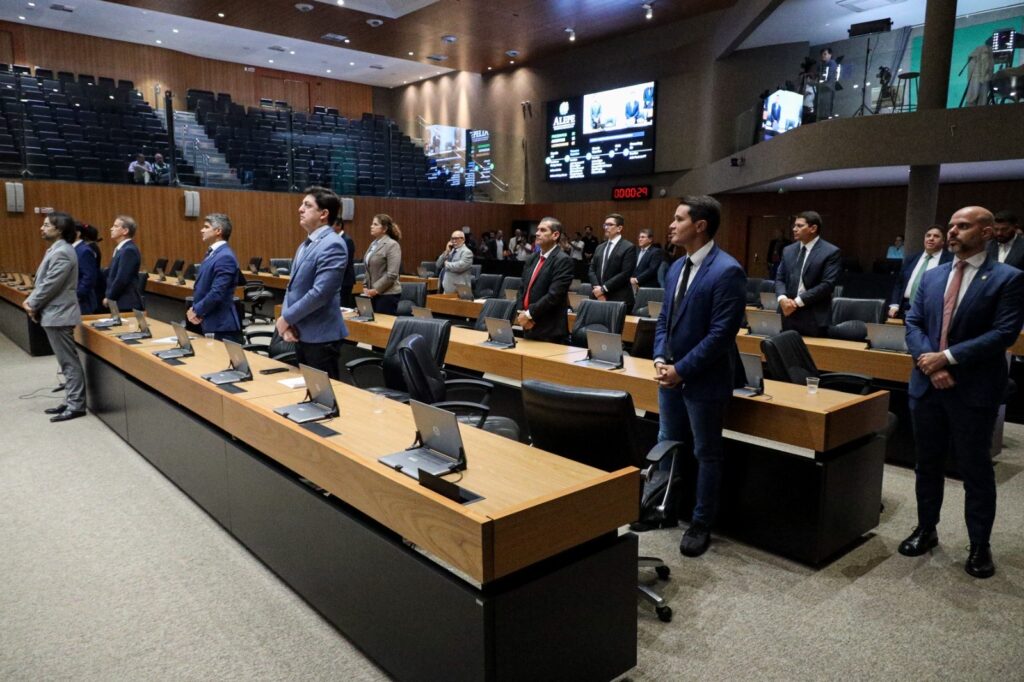 Alepe aprova criação de fundo ambiental e auxílio de R$ 2,5 mil para vítimas das chuvas em Pernambuco