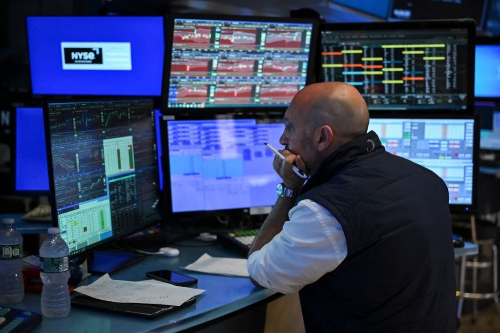 Bolsas de NY fecham em alta apesar de impasse entre EUA e Irã e S&P 500 e Nasdaq batem recordes