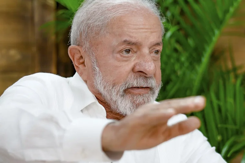 Defender bandidos e ser igual a eles: Lula rejeita que EUA classifiquem grupos criminosos do Brasil como terroristas: “Não somos uma república das bananas”