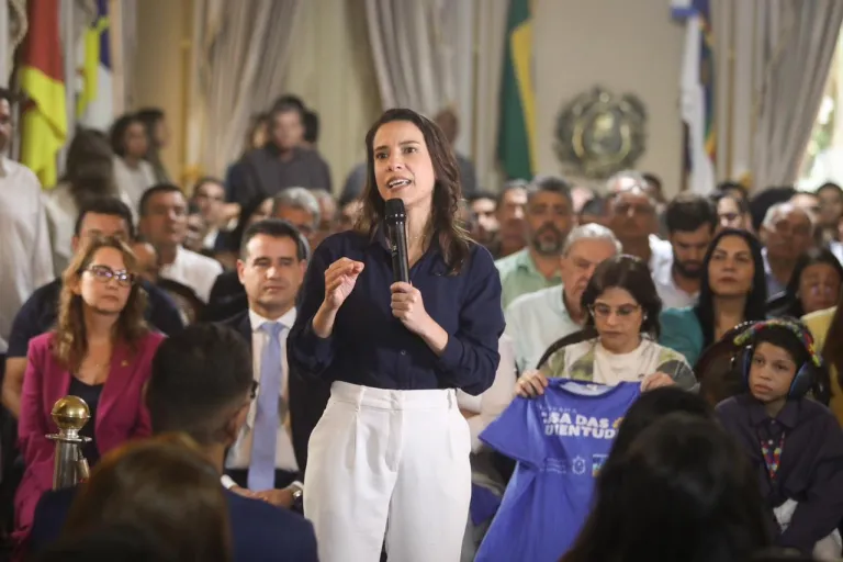 Casas das Juventudes: governadora Raquel Lyra entrega kits de equipamentos e mobiliário para mais de 60 municípios e garante funcionamento dos espaços
