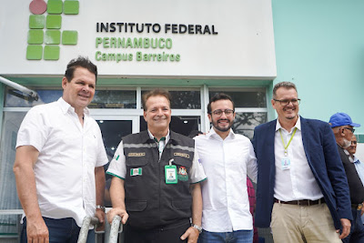 Ao lado do prefeito Carlinhos da Pedreira, Lula da Fonte e France Hacker anunciam R$ 1,2 milhões para o IFPE Barreiros