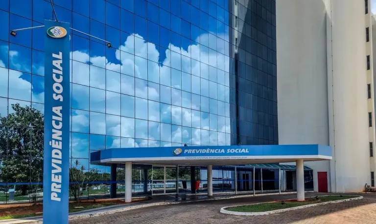 Vazamento no INSS expõe dados de 2,8 milhões de CPFs