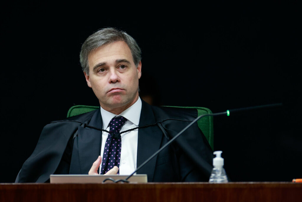 Mendonça avalia medida após troca na PF em caso que cita Lulinha