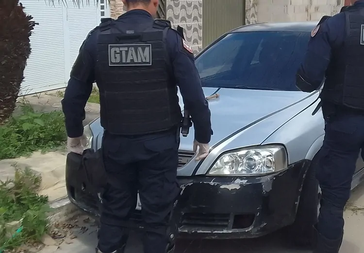 AGENTES DO GTAM RECUPERAM VEÍCULO COM QUEIXA DE FURTO EM GARANHUNS