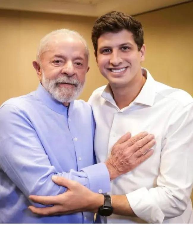 João Campos sugere a Lula vinda a Pernambuco para consolidar aliança entre os dois