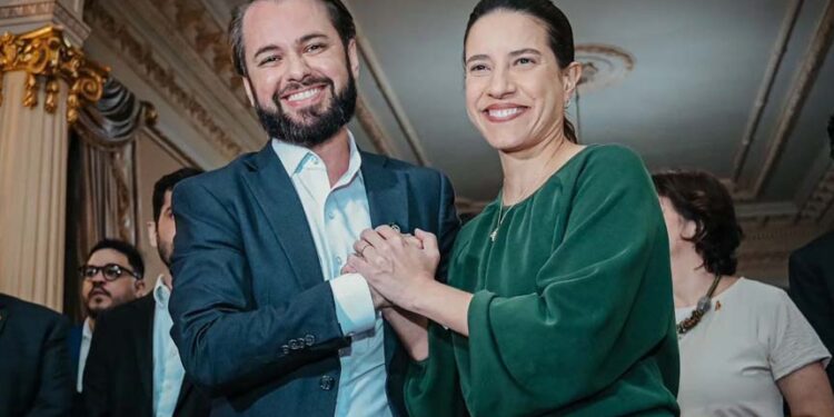 Governadora Raquel Lyra estaria namorando primo e assessor especial André Teixeira