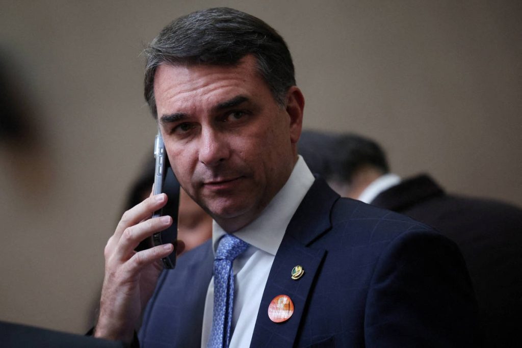 “O BOLSOMASTER EM ALTA” CONVERSA COM VORCARO ATROPELA FLÁVIO BOLSONARO E ABALA DIREITA