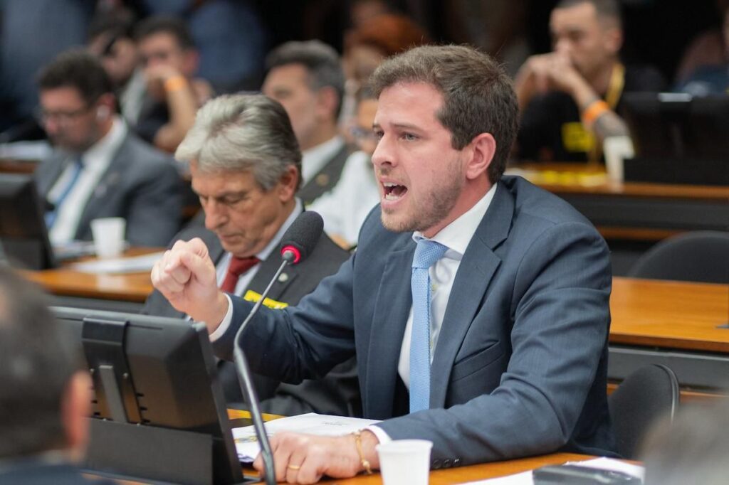 Pedro Campos articula audiência pública na Câmara para evitar perda de R$ 146 milhões em saneamento no Sertão de Pernambuco