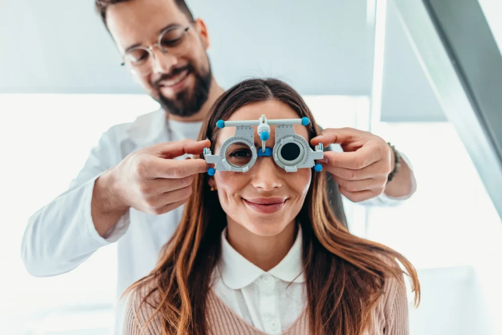 Dicas das Óticas Tay: importância da optometria em uma ótica