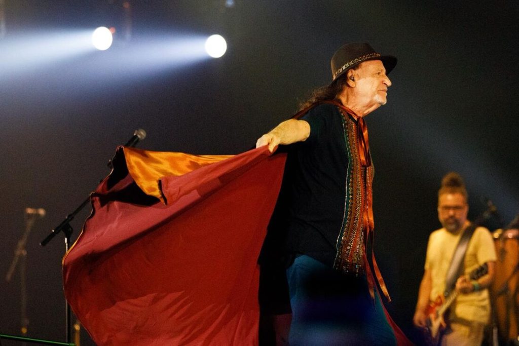Alceu Valença eletriza o Classic Hall com o show ’80 Girassóis”