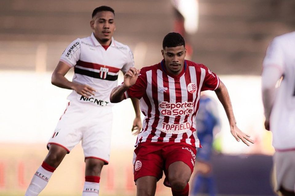 Náutico reage no segundo tempo e arranca empate com o Botafogo-SP fora de casa