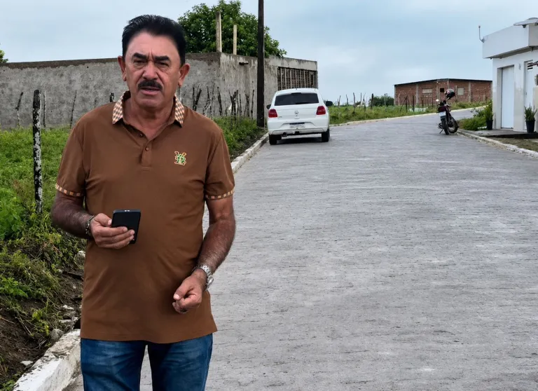 Prefeito Edson Quebra Santo acompanha conclusão de obra em Lagoa de Ouro