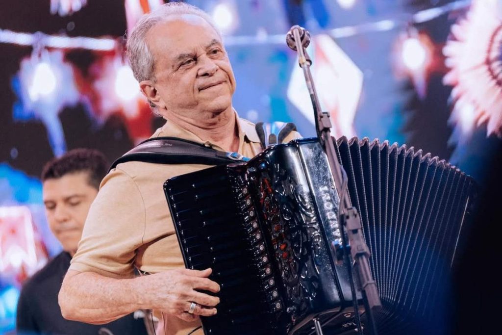 Enquanto sertanejos ganham milhões, Flávio José recusa redução de cachê do São João: “Desrespeito sem tamanho”