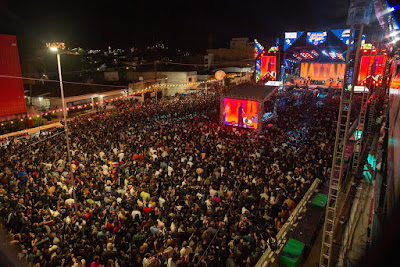 Nattan e Zé Vaqueiro arrastam multidão e lotam Pátio de Eventos no São João de Arcoverde