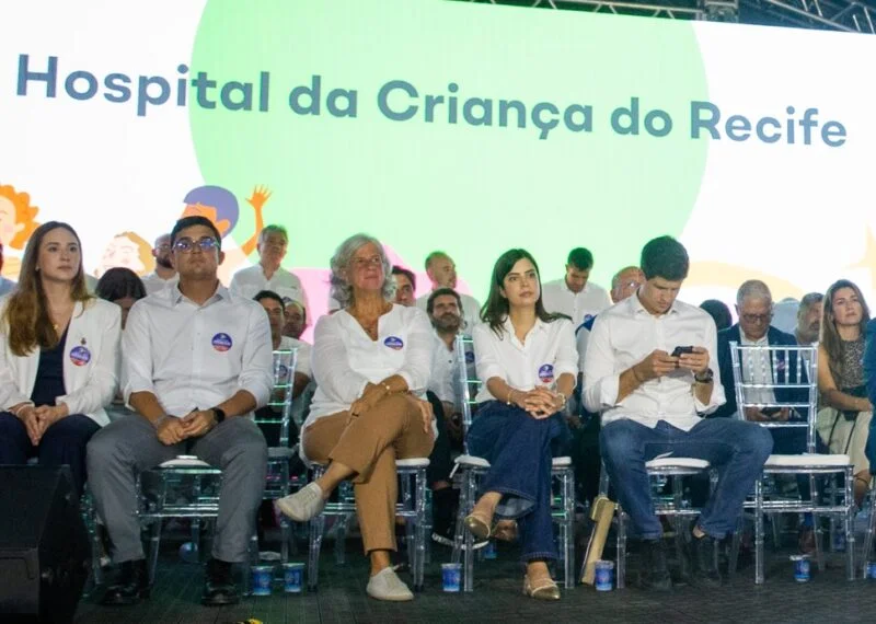 DESSE JEITO QUALQUER UM INAUGURA: Inaugurado por João Campos, Hospital da Criança recebe novo aditivo de R$ 8,6 milhões; ainda em execução, obra saiu de R$ 101 mi para R$ 227,4 mi