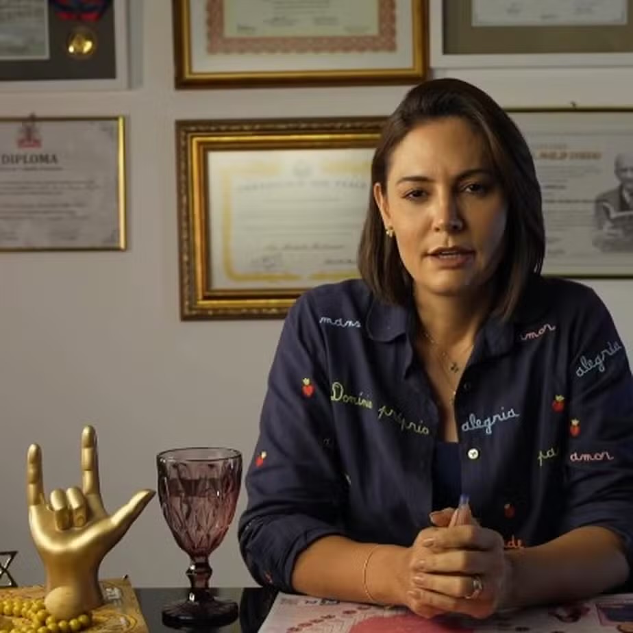 Críticas de Michelle criam obstáculo eleitoral para Flávio Bolsonaro
