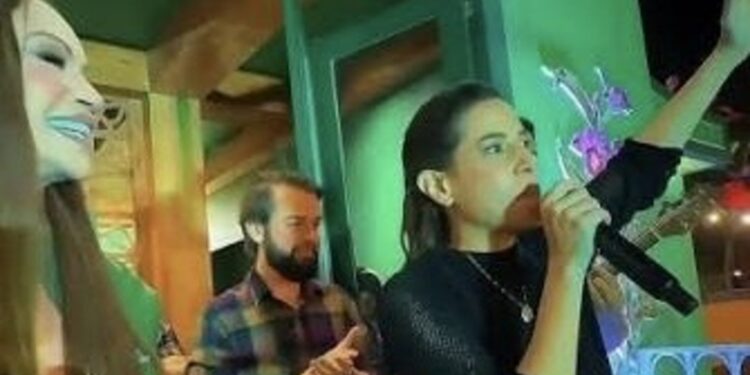 TRE nega pedido do PSB para retirar vídeos de Raquel Lyra cantando no São João de Caruaru