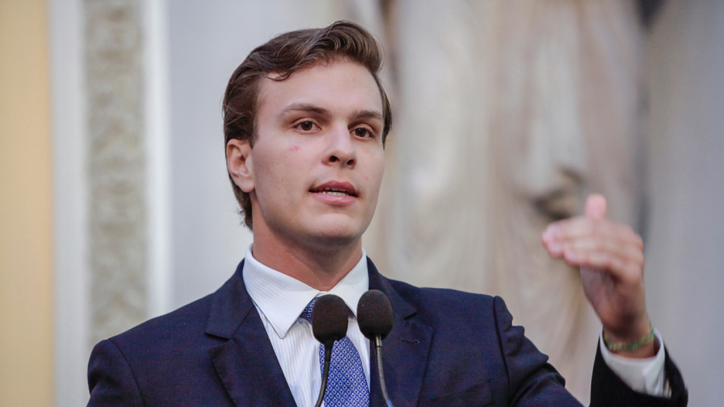 Miguel Coelho pressiona Raquel Lyra por definição de chapa e já cogita candidatura ‘avulsa’ ao Senado