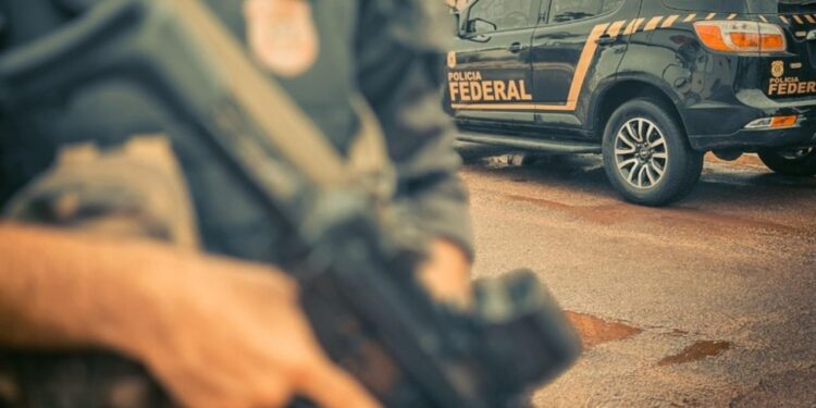 Prefeituras do Grande Recife são alvo de operação da Polícia Federal por suspeita de fraude em contratos