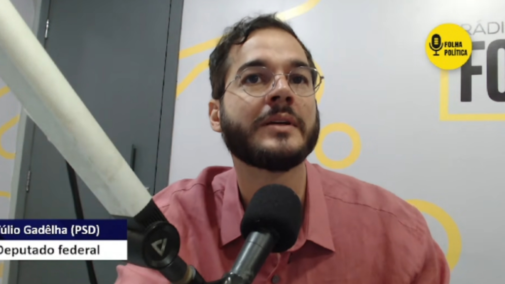 SEGUNDA PARTE DA ENTREVISTA: Túlio Gadêlha assume ofensiva contra João Campos e diz que Lula é “refém das alianças que o PSB construiu”