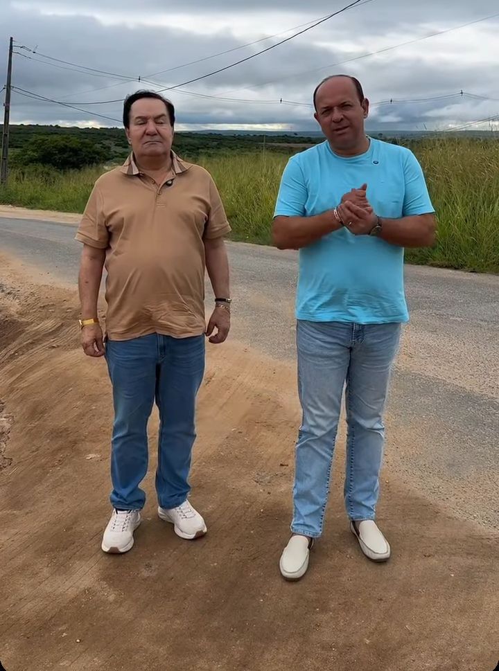 Vereador Fernando da Iza solicita através do gabinete do Deputado Izaías Régis, a pavimentação asfáltica da entrada que da acesso o Aeroporto de Garanhuns e da via que dá acesso ao Santuário Santa Quitéria de Frexeiras e a Governadora autorizou na última quinta-feira, dia 28 de maio.