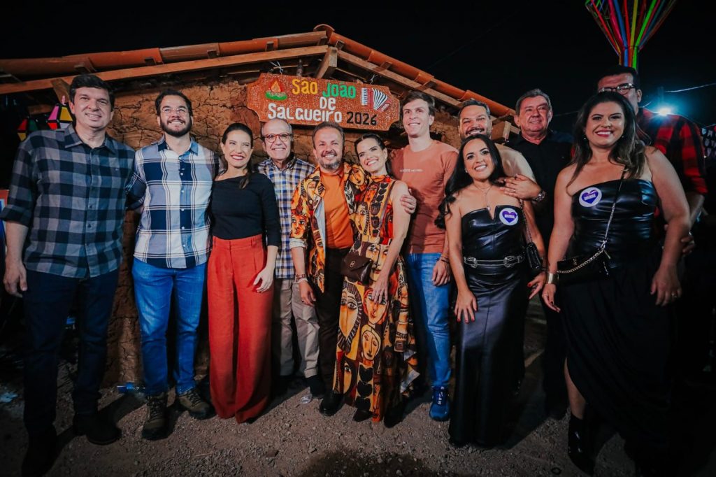 Raquel Lyra aproveita festejos juninos para fazer corpo a corpo com a população pernambucana e acompanha início dos festejos juninos em Salgueiro