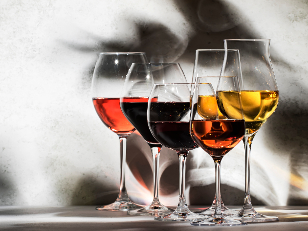 DICAS DE VINHOS DA AURUM ADEGA E CONVINIENCIA: No frio os melhores vinhos para degustar com um bom queijo