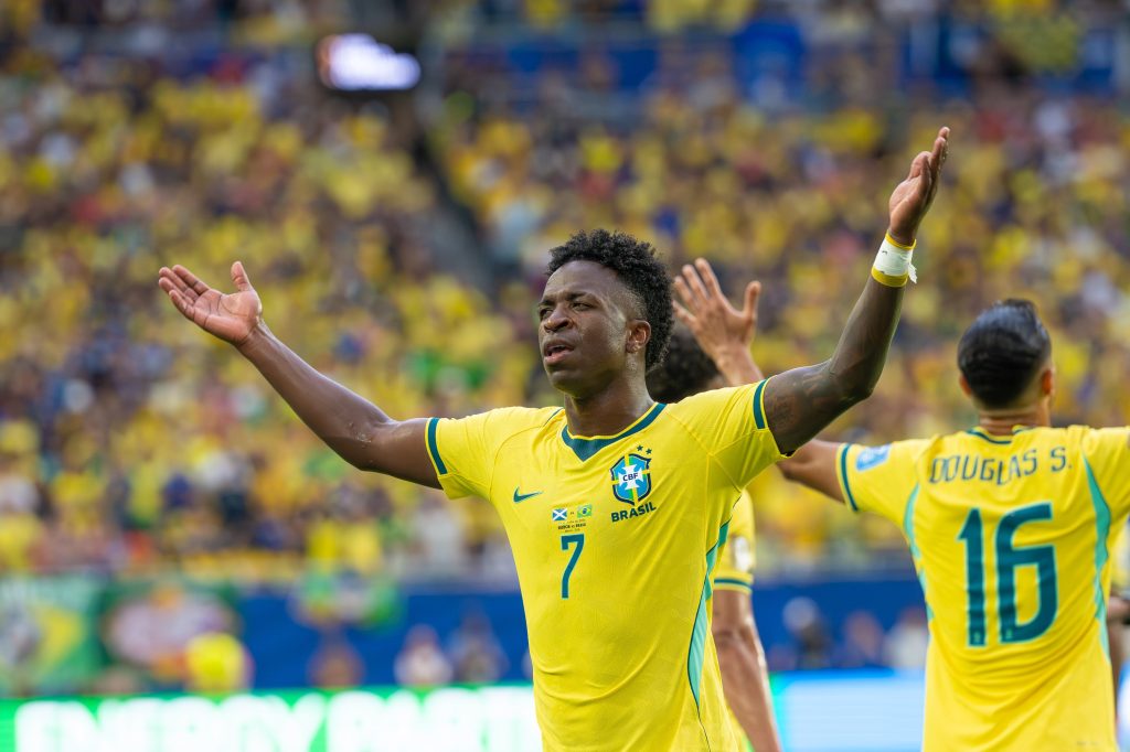 Brasil vence a Escócia por 3 a 0, confirma liderança do Grupo C e avança invicto na Copa do Mundo