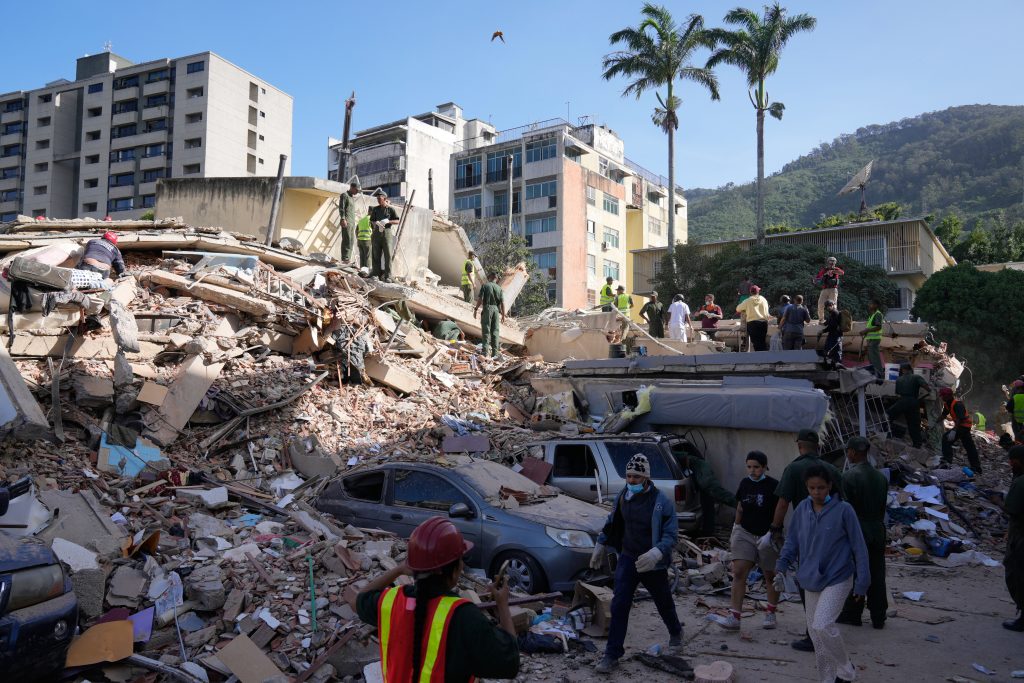 Terremoto: Resgates entram em fase crítica no terceiro dia após terremotos na Venezuela