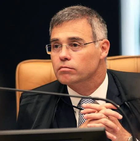 DISCUSÃO NO STF: Dino e Mendonça têm discussão acalorada durante sessão do STF