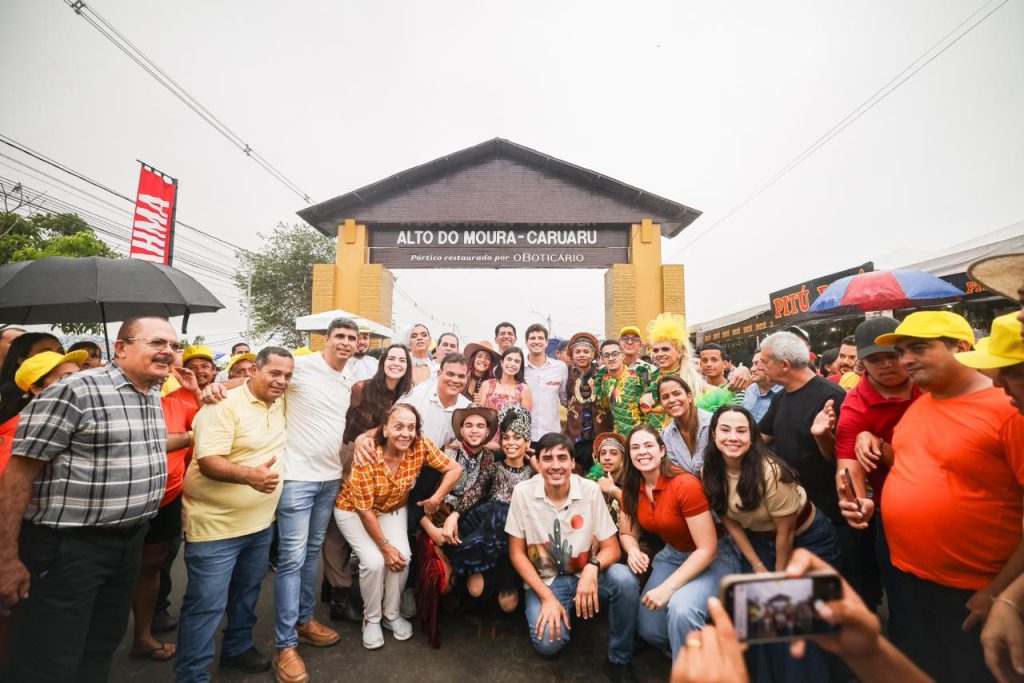 DE HOSTILIZADO E VAIADO, A CALMARIA: João Campos testa popularidade no Alto do Moura, reduto eleitoral de Raquel Lyra