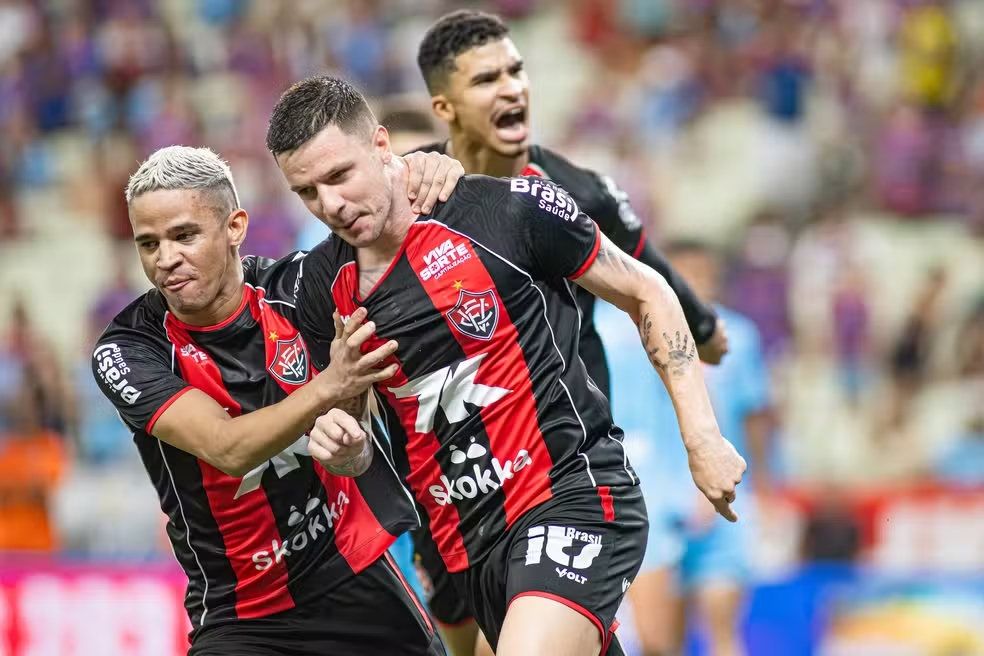 Vitória vira sobre o Fortaleza no Barradão e conquista o título da Copa do Nordeste após 16 anos