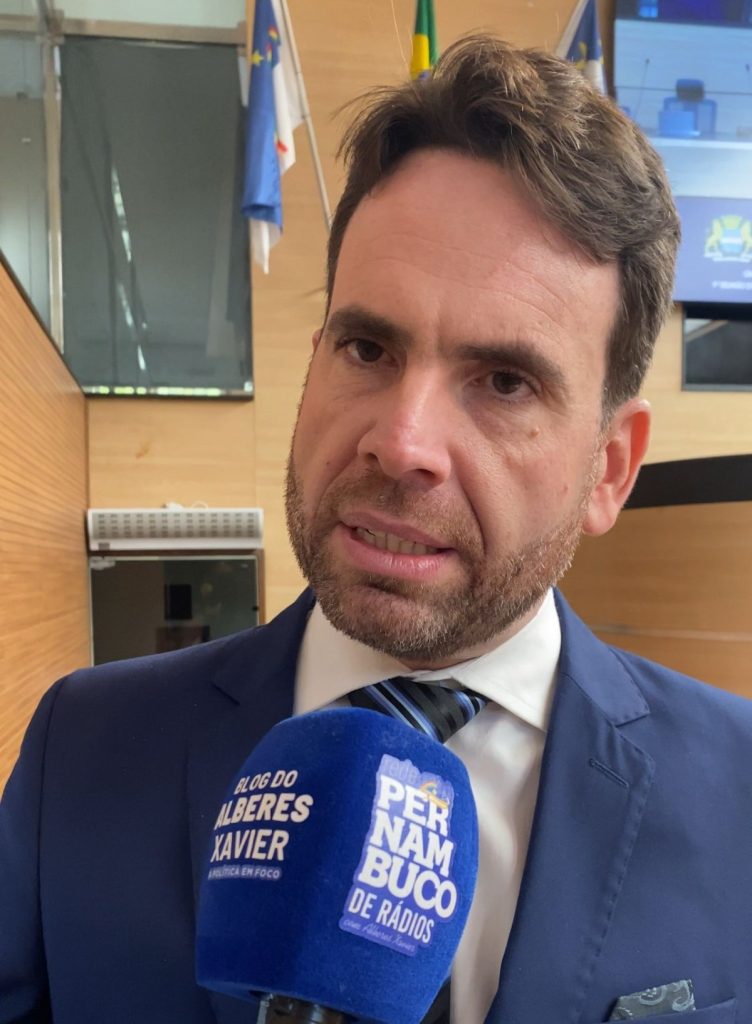 SERÁ SE TEM ESSAS CRECHES TODAS, SERÁ?: Eduardo Moura questiona números de creches divulgado pela gestão de João Campos