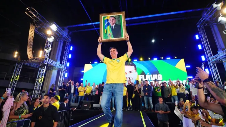 PL marca convenção para oficializar candidatura de Flávio Bolsonaro à Presidência