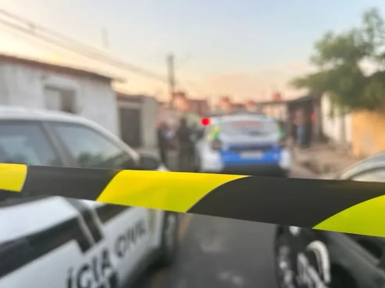 Pai é rendido por criminosos e levado para presenciar a execução do próprio filho
