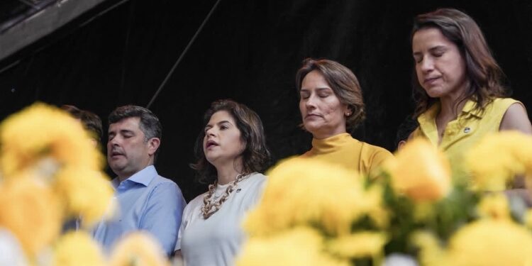 Em meio a disputa por vaga ao Senado, Eduardo da Fonte participa da Festa de Nossa Senhora do Carmo