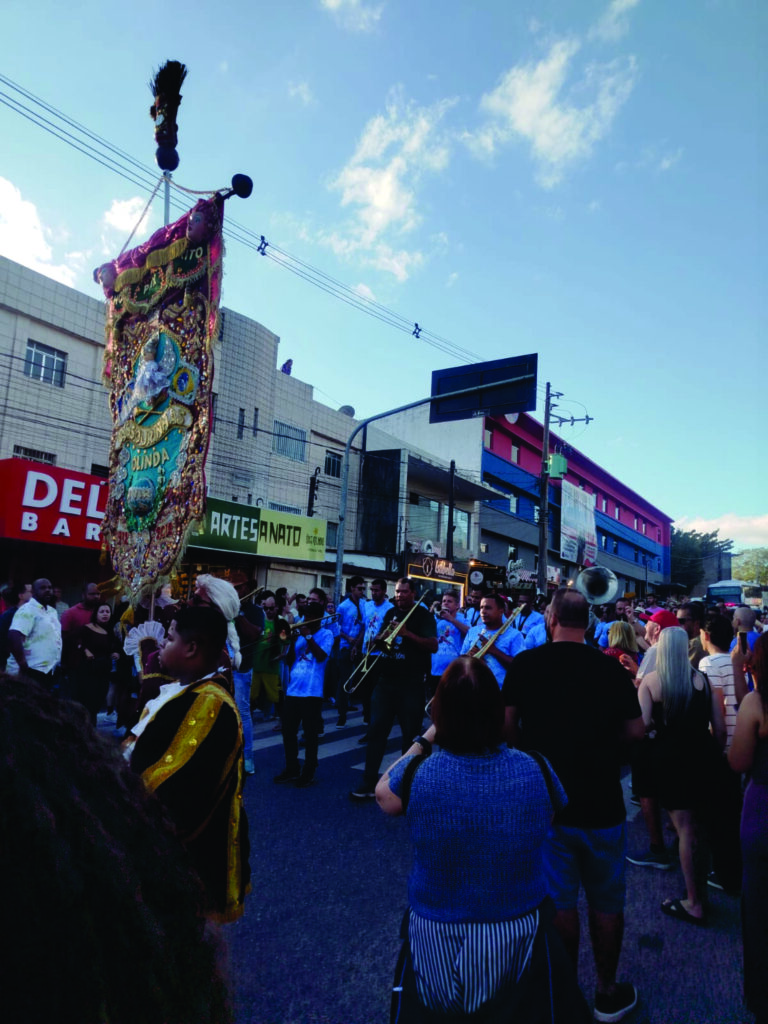 Club Vassourinhas do Recife e Club das Flores levam multidões nos cortejos pelas ruas de Garanhuns no FIG 2026