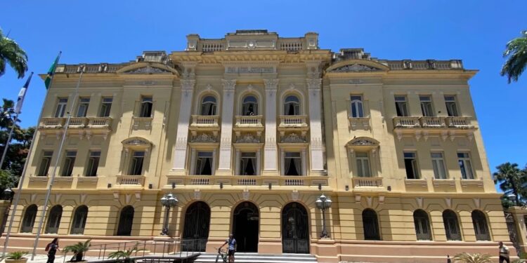 Deputados do PP vão ao Palácio cobrar explicações de Raquel