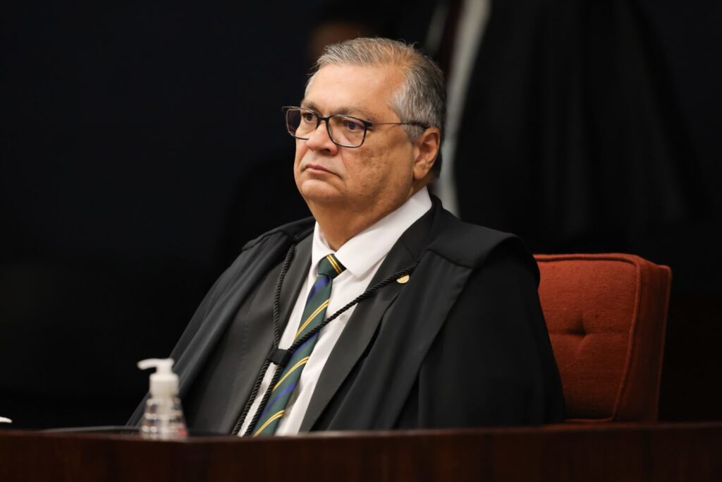 Flávio Dino cobra explicações de partidos sobre emendas parlamentares