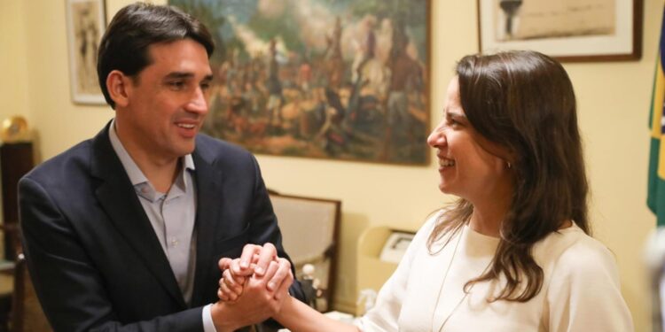 Após se oferecer para Raquel, Sílvio Costa Filho agora inventa que não foi comprado pelo Palácio